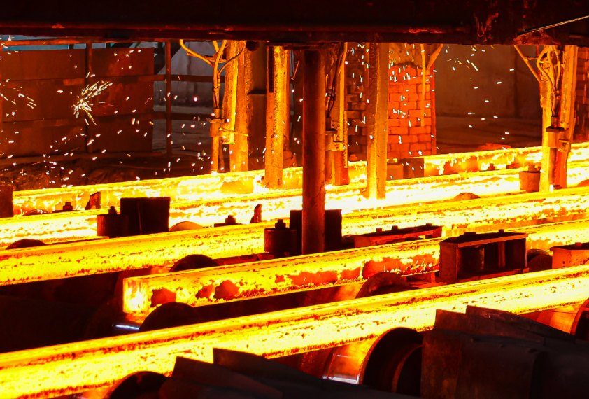 【万鸣钢铁资讯】中国钢铁工业协会：2025年中国钢材出口量创新高 出口钢材1.19亿吨